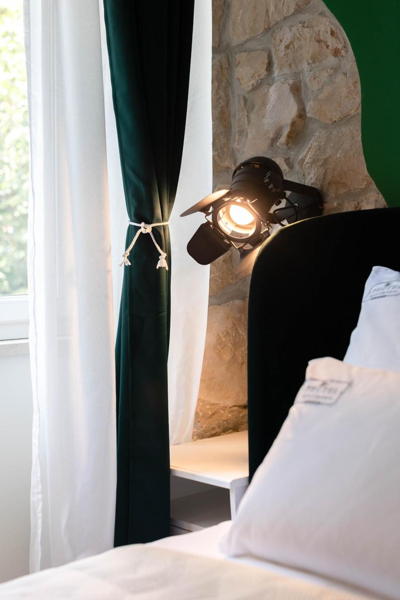 Photel Studio Apartments Crikvenica Eksteriør billede